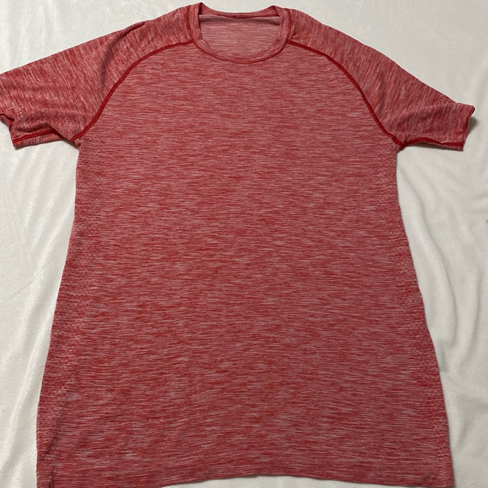 Lululemon men’s size small shirt